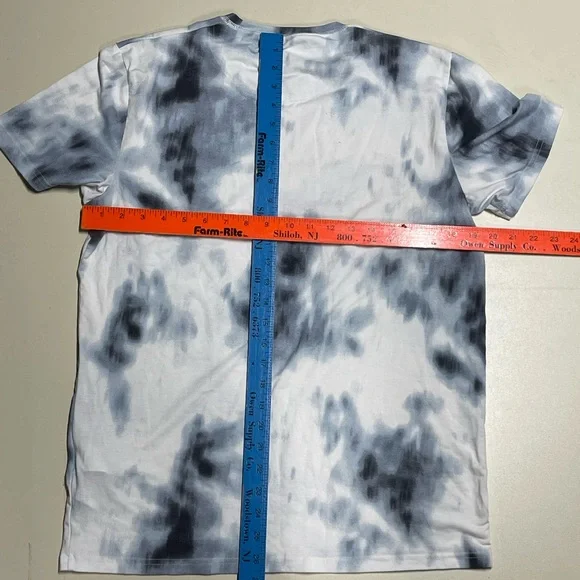 Hollister Men's Black and White Tie-Dye Tee - Picture 4 of 4